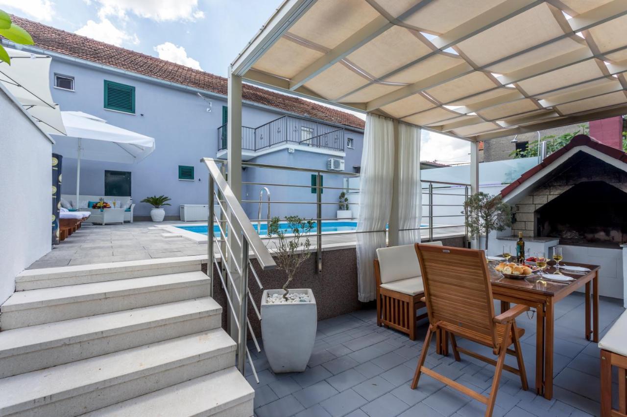 Holiday House Mala Синь Экстерьер фото