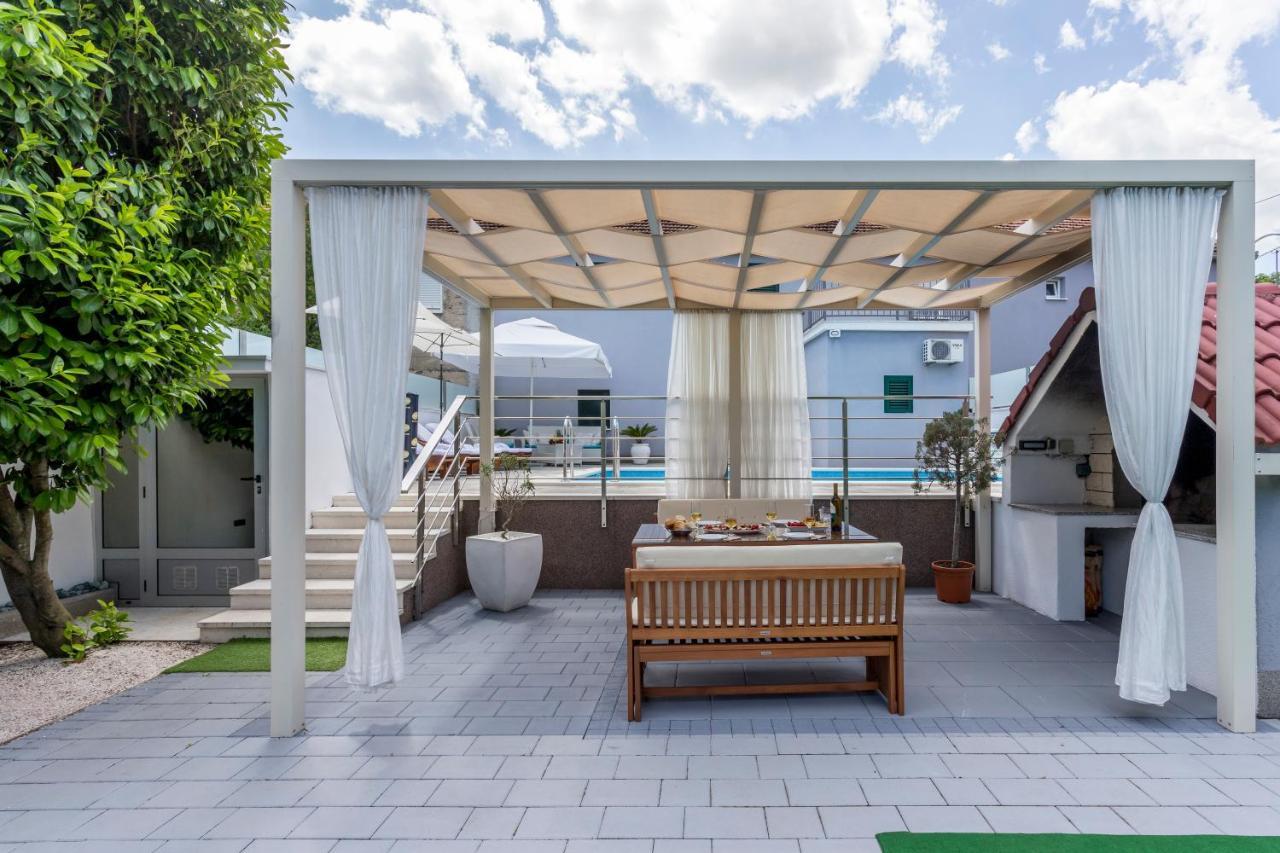 Holiday House Mala Синь Экстерьер фото