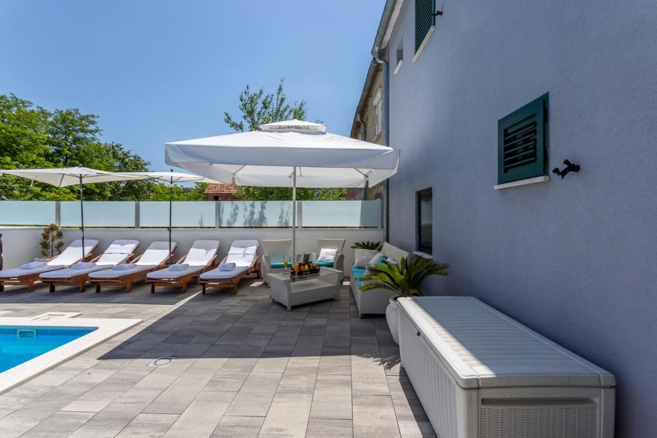 Holiday House Mala Синь Экстерьер фото