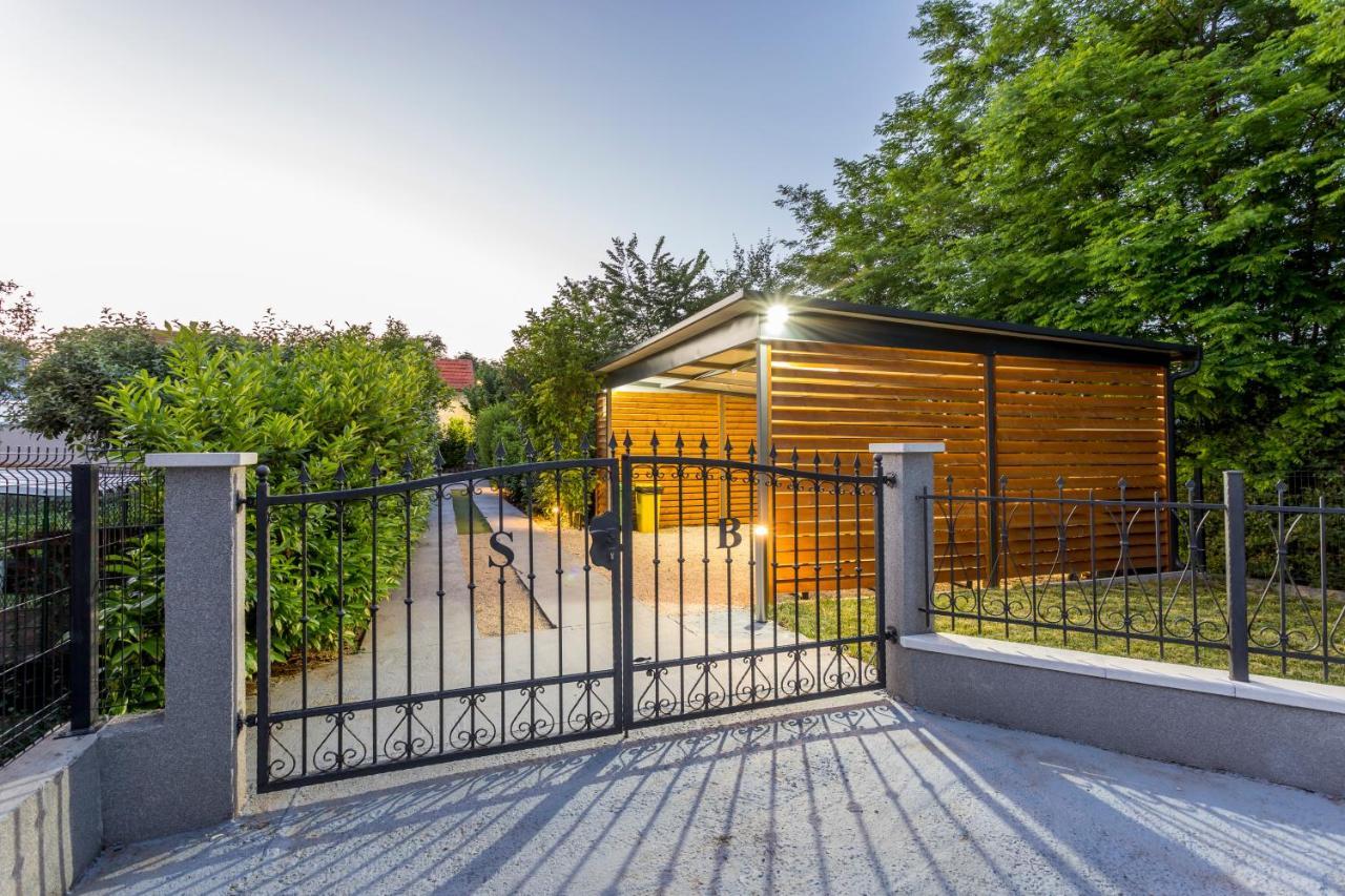 Holiday House Mala Синь Экстерьер фото