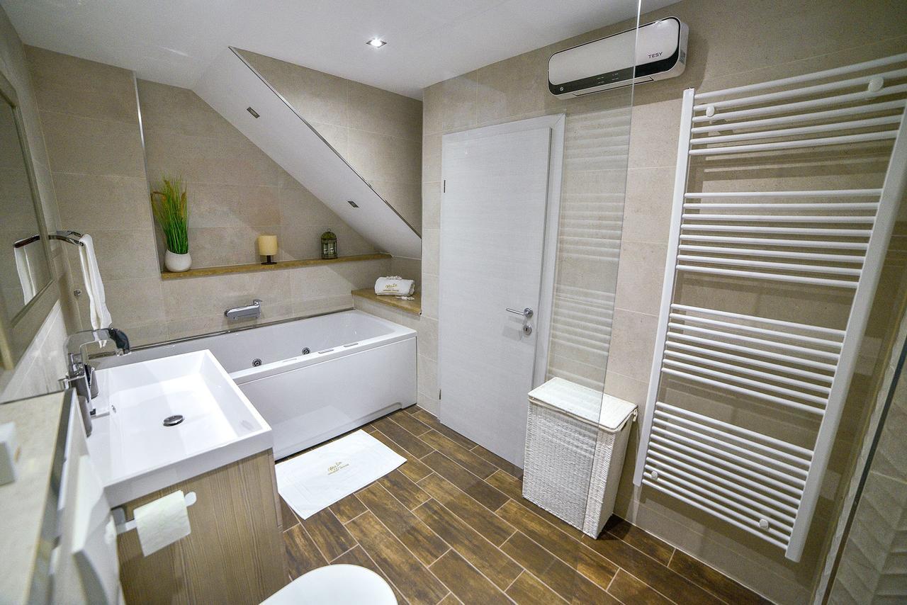 Holiday House Mala Синь Экстерьер фото